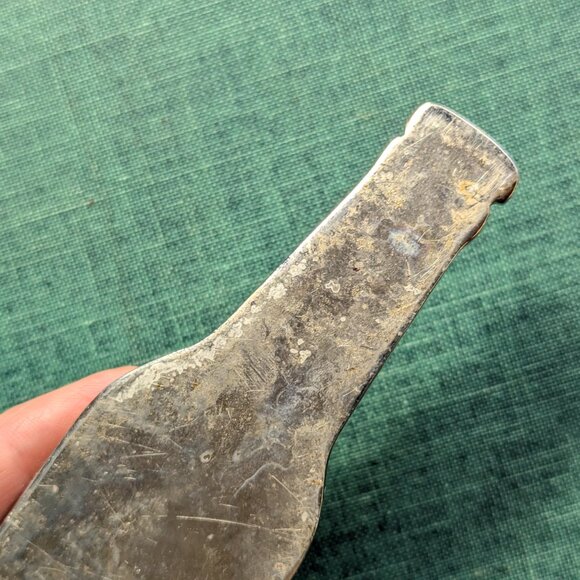 Flat metal Guinness bottle opener - Picture 9 of 9